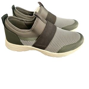 NWT Vionic Camrie tennis shoes